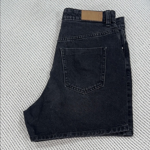 Zara Black Jean Shorts - Picture 7 of 7